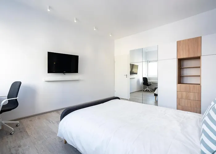 Sapphire Apartment In The Center Of Bucharest